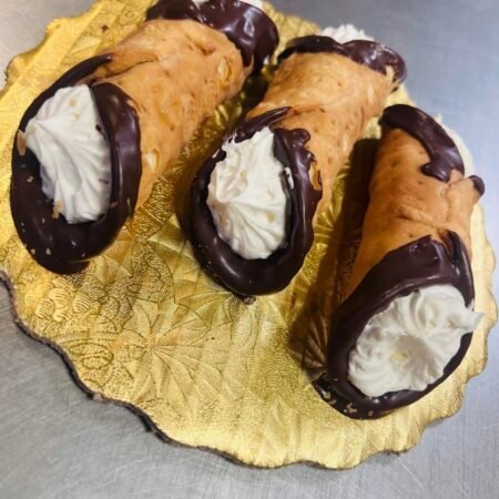 Cannolis Cannolis